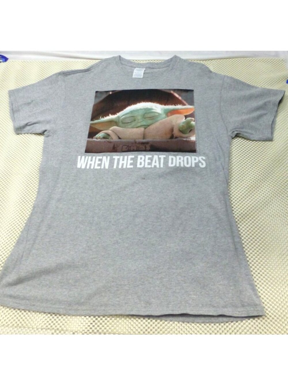 Baby‎ Yoda "When The Beat Drops" Grey T-Shirt Large Star Wars Graphic Tee